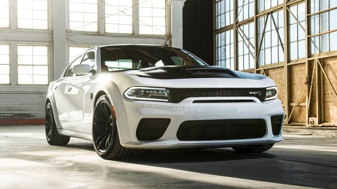 The Dodge Challenger SRT Hellcat Will Leave Most Supercars in Its Wake