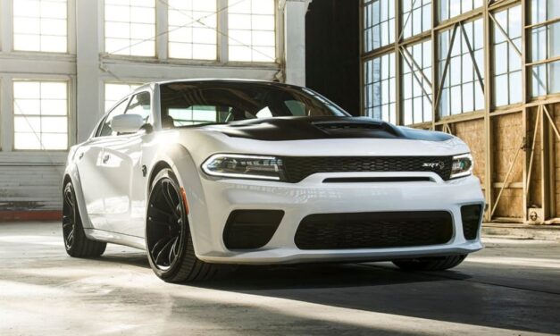The Dodge Challenger SRT Hellcat Will Leave Most Supercars in Its Wake